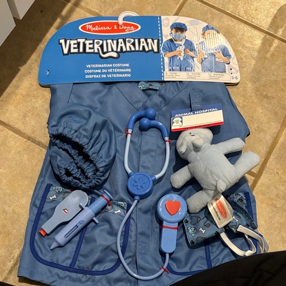 Melissa & Doug Blue Vet Costume Set for Kids - Picture 5 of 5